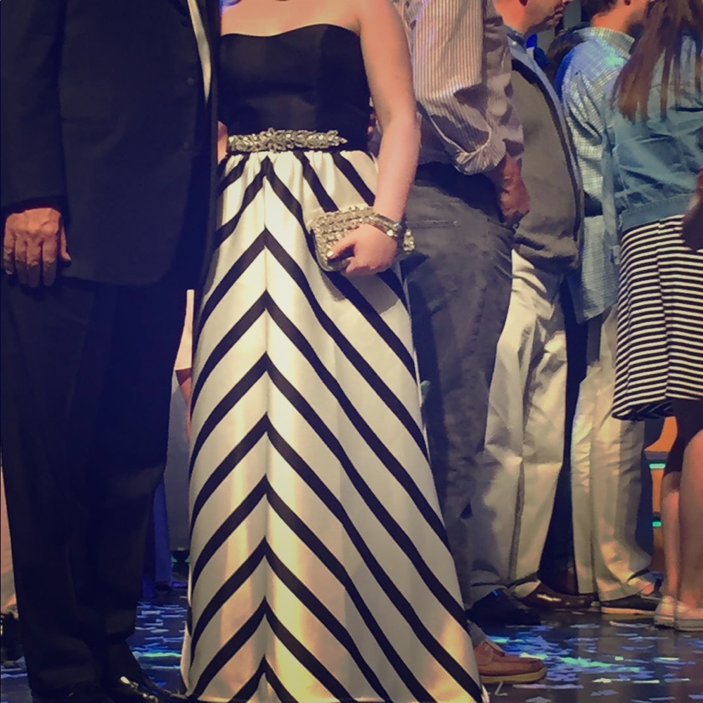 Black and white gown with pockets